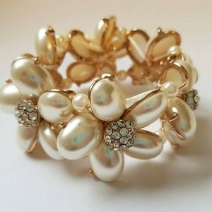 Pearl Flower Bracelet